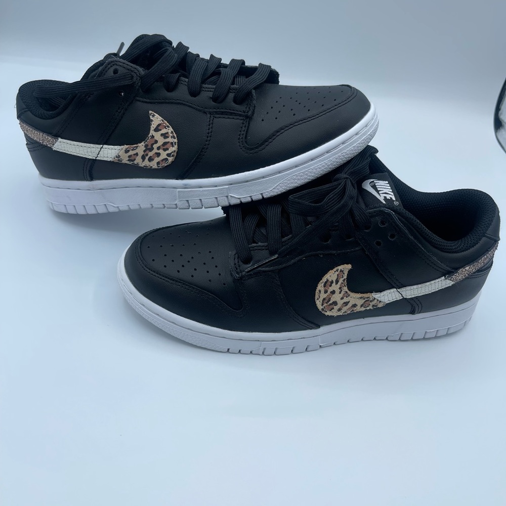 Nike Dunk Low SE 'Primal Black Women Size 7 Sneakers